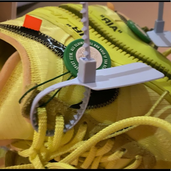 Authentic off white Air Force volt neon sneaker - Picture 6 of 7